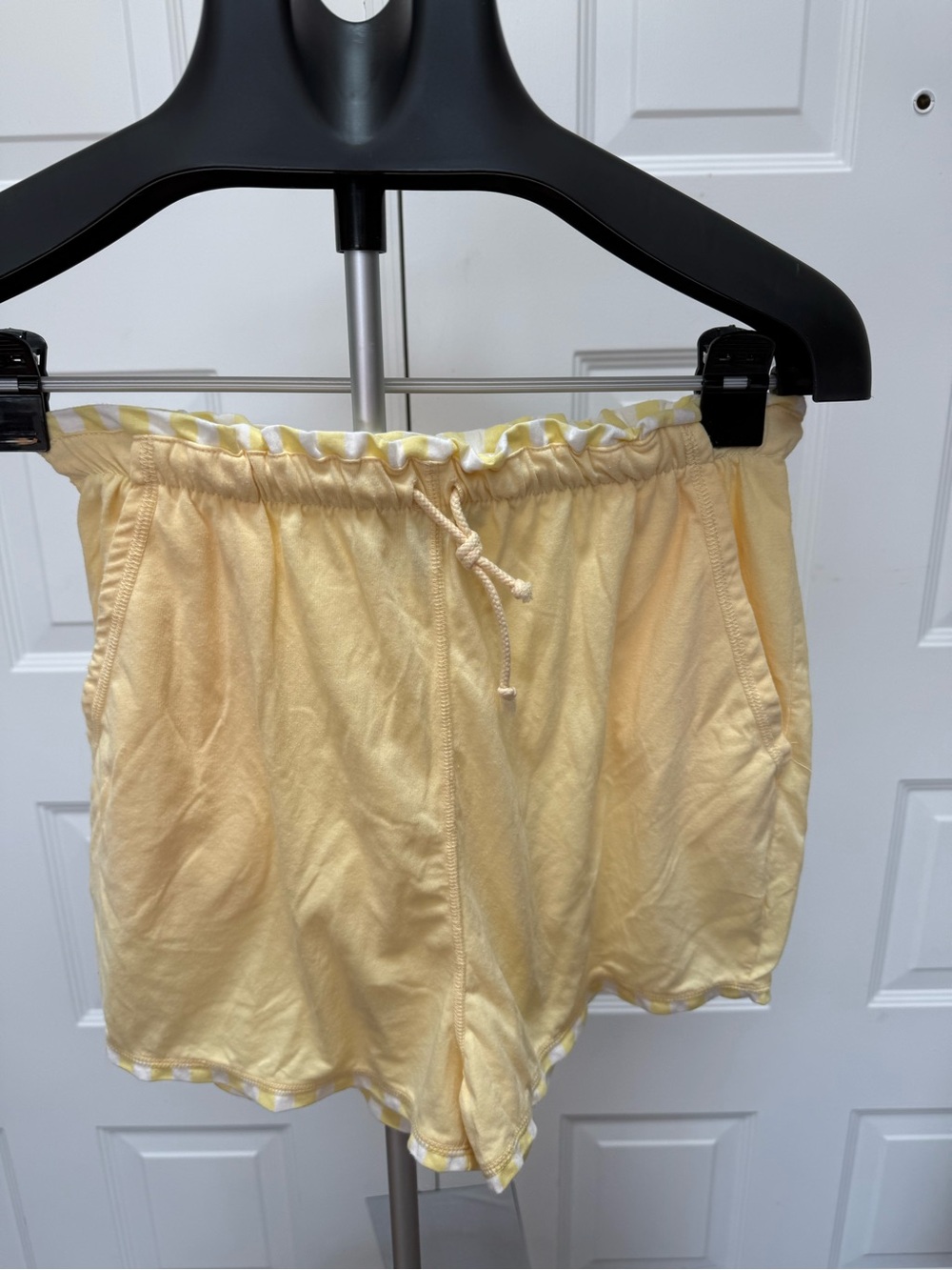 Women’s Lightweight Athletic Shorts - Pale Yellow